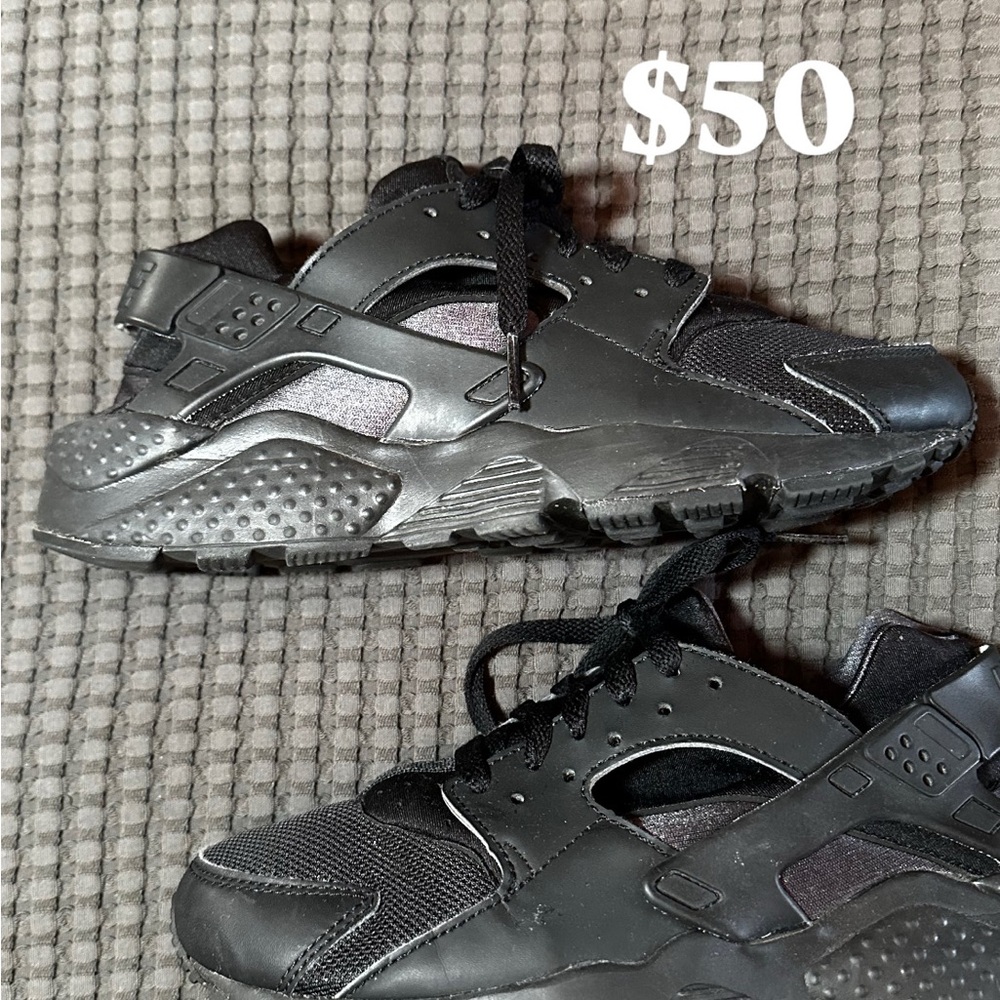 Black nike huarache youth 5.5